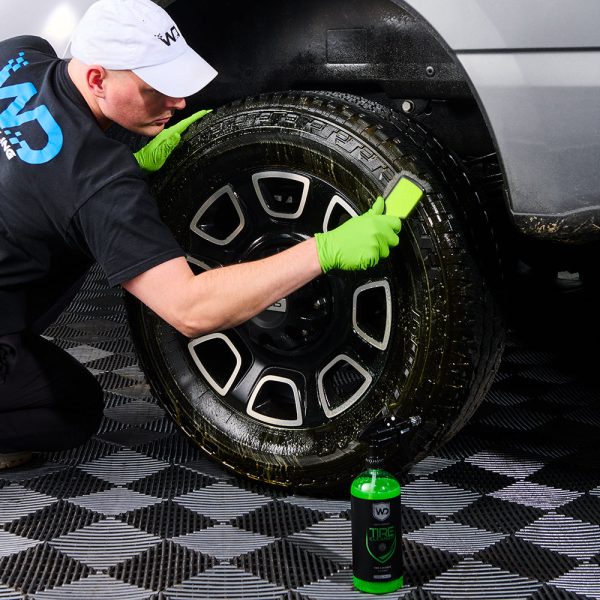 Tire Cleaner 32oz. - Image 6